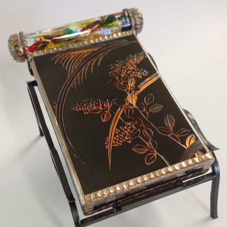 万華鏡作家 中里保子の台付き