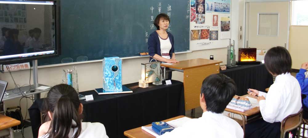 万華鏡作家 中里保子のワークショップ風景